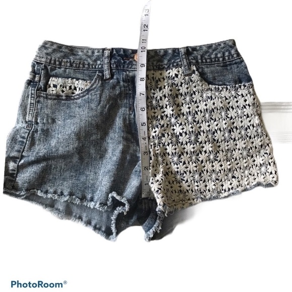 Celebrity Pink High Waisted Lace Shorts | 6 - Picture 3 of 5